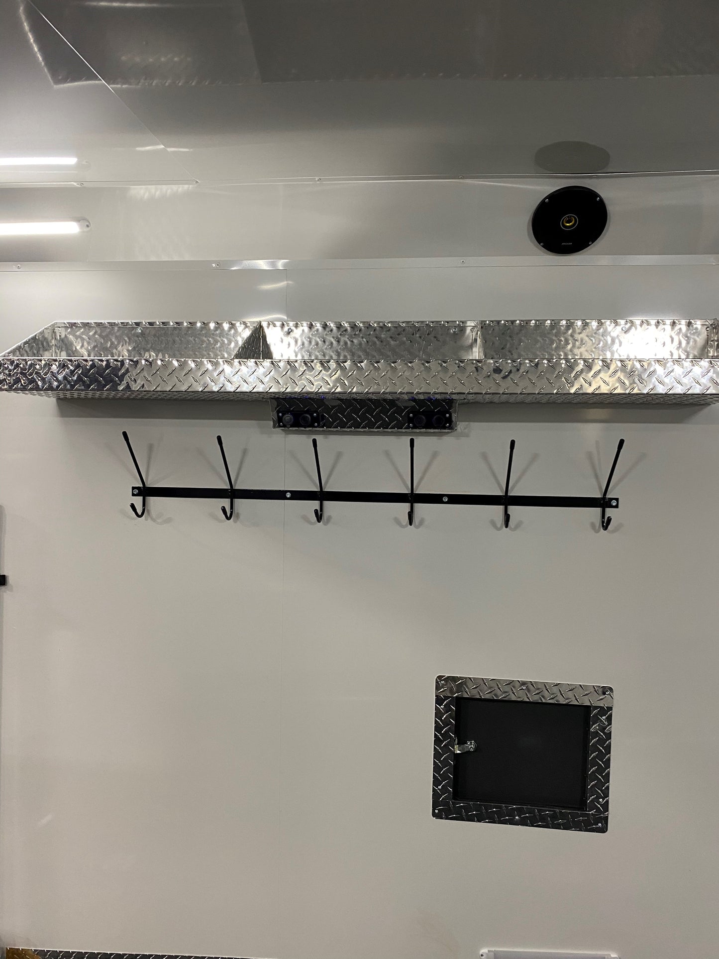 RPM Helmet/Oil Shelf GN 65.5" With USB Port Bracket-